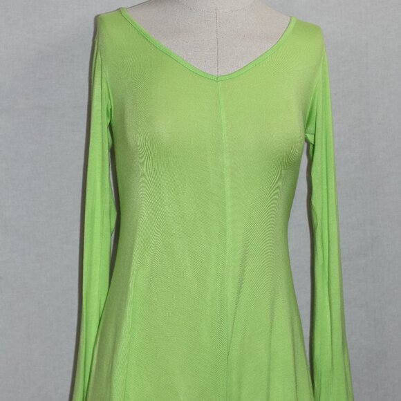 Green Cotton Romper (2) - Picture 2 of 10